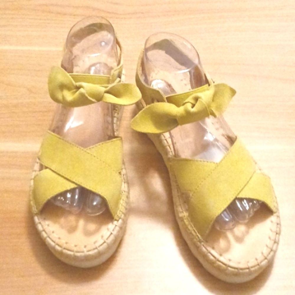 FRYE & CO "LULU" Lime Green Espadrille Sandals in Size 8M